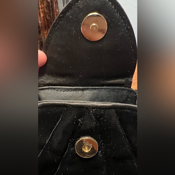 Bally Vintage Black Velvet Long Strap Jem Clasp Evening Crossbody Purse! - Picture 10 of 14